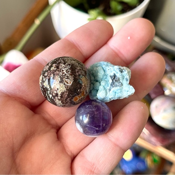 ✨Mini Pocket Crystal Set Gibbsite Garden Quartz Amethyst✨ - Picture 3 of 3